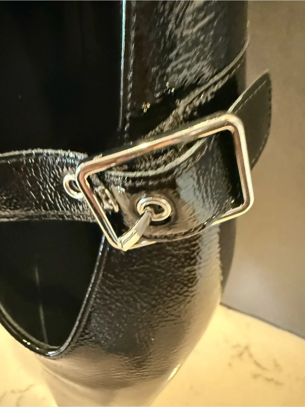 Vagabond patent leather